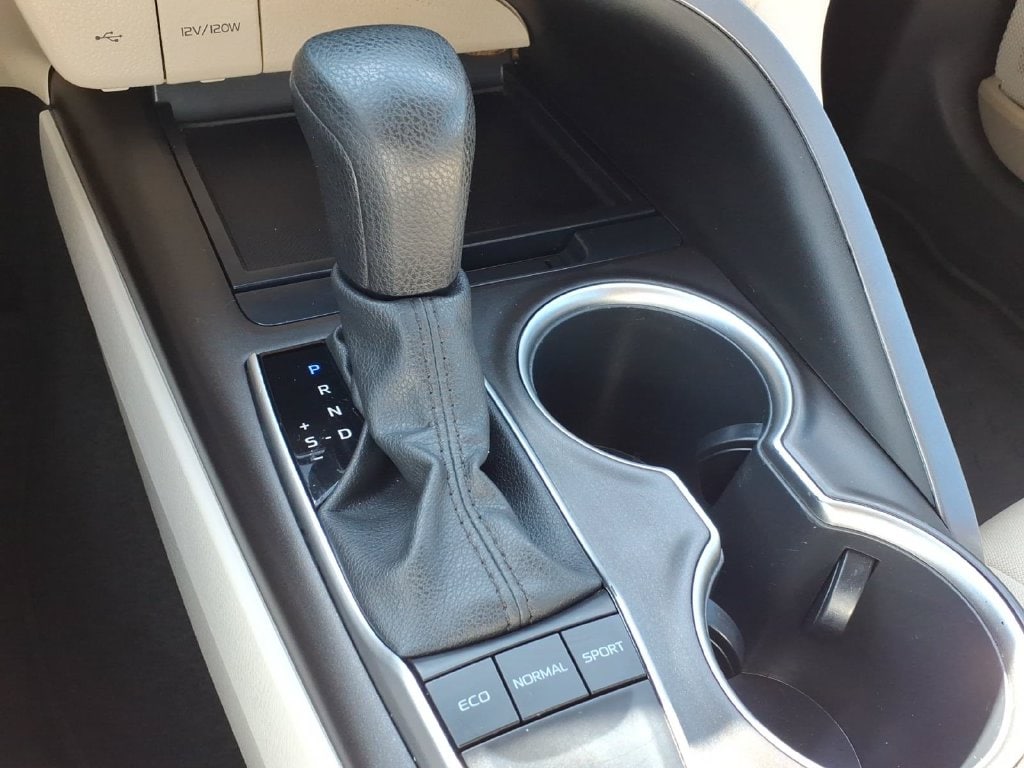 2022 Toyota Camry LE - Photo 8
