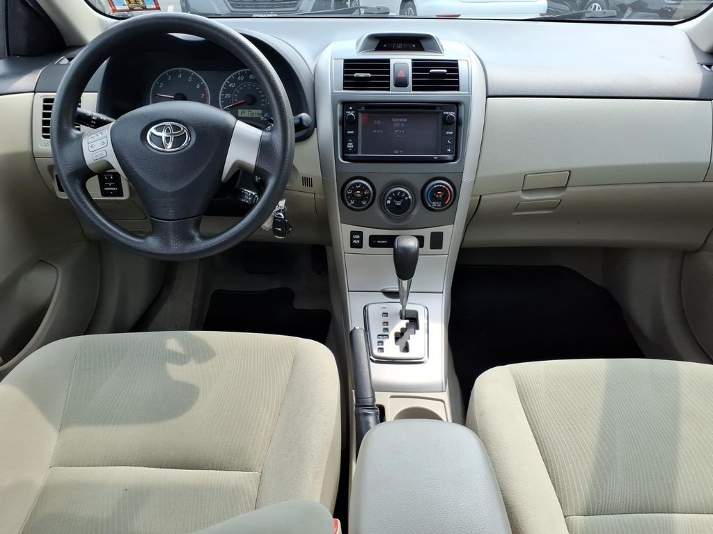 2013 Toyota Corolla LE - Photo 13