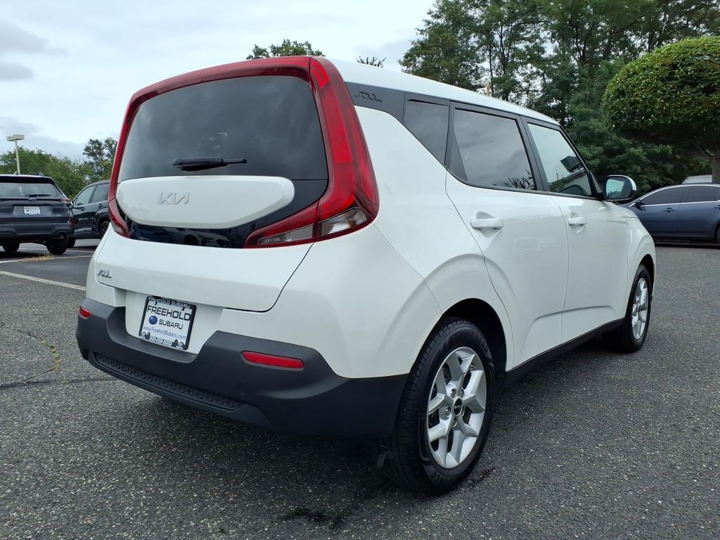 2022 Kia Soul LX - Photo 19