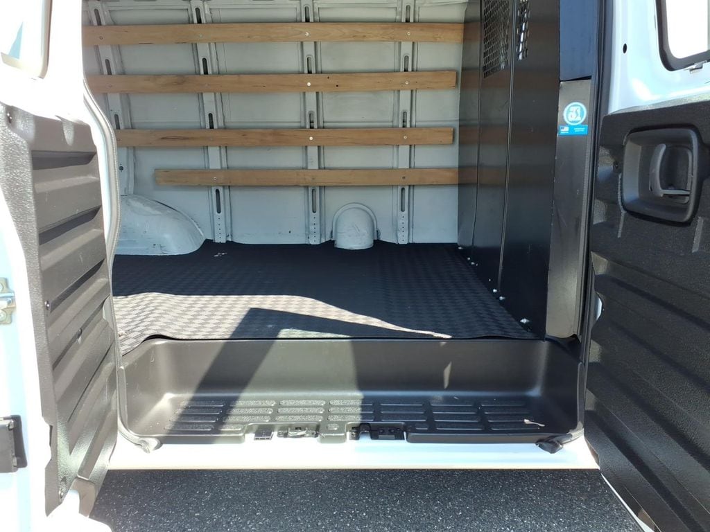 2024 GMC Savana Cargo Work Van - Photo 11