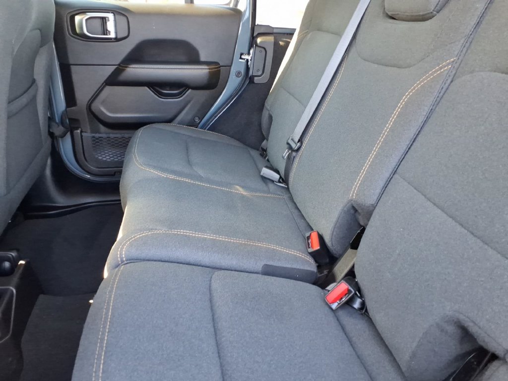 2026 Jeep Wrangler 4-Door Sahara - Photo 16
