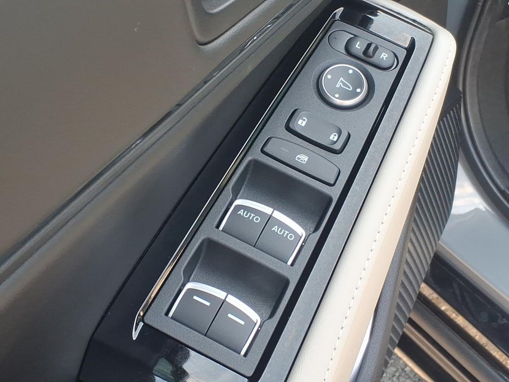 2025 Honda Accord Hybrid Touring - Photo 13