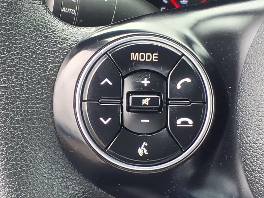 2022 Kia Soul LX - Photo 12