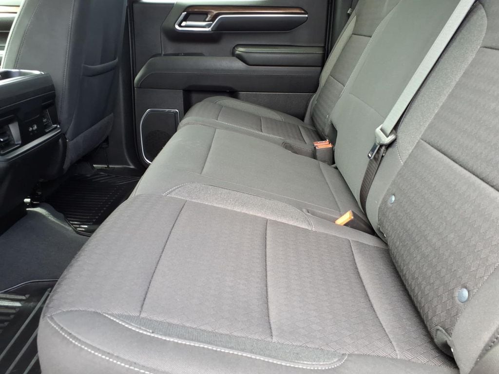 2023 Chevrolet Silverado 1500 LT - Photo 16