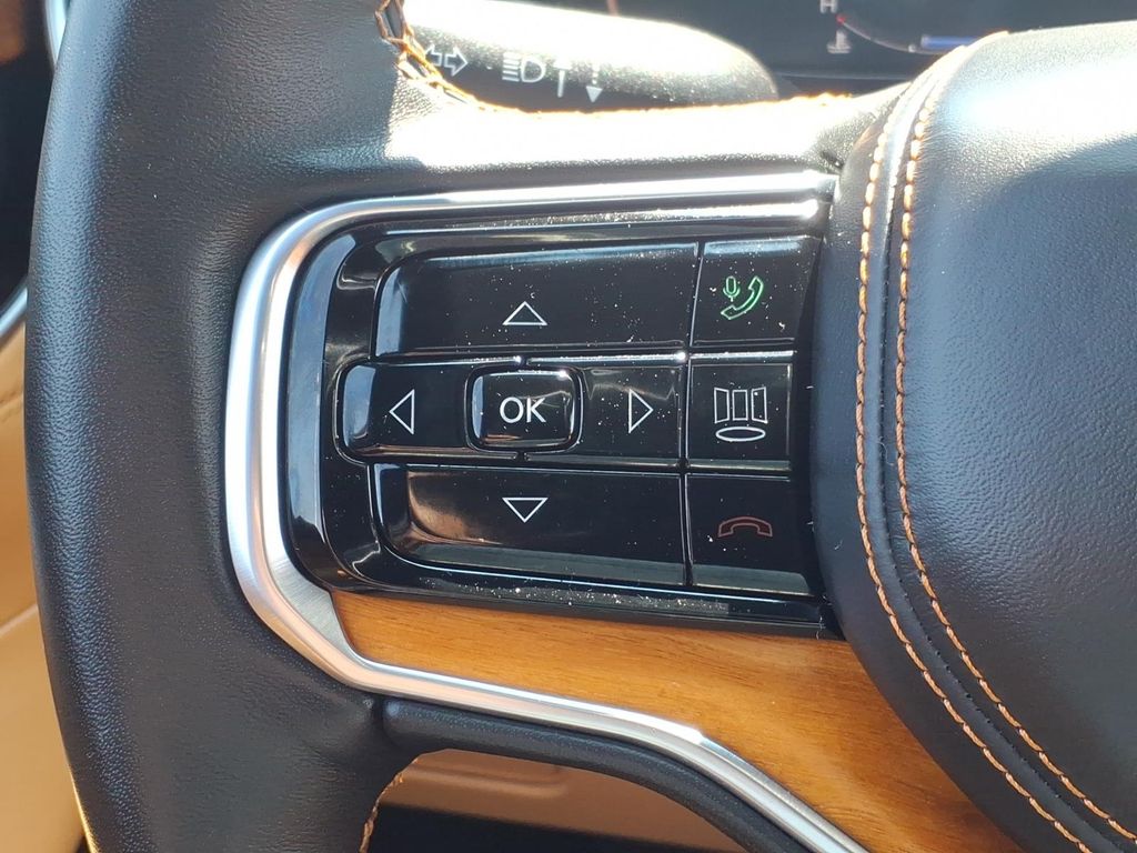 2022 Jeep Grand Wagoneer Series III - Photo 11