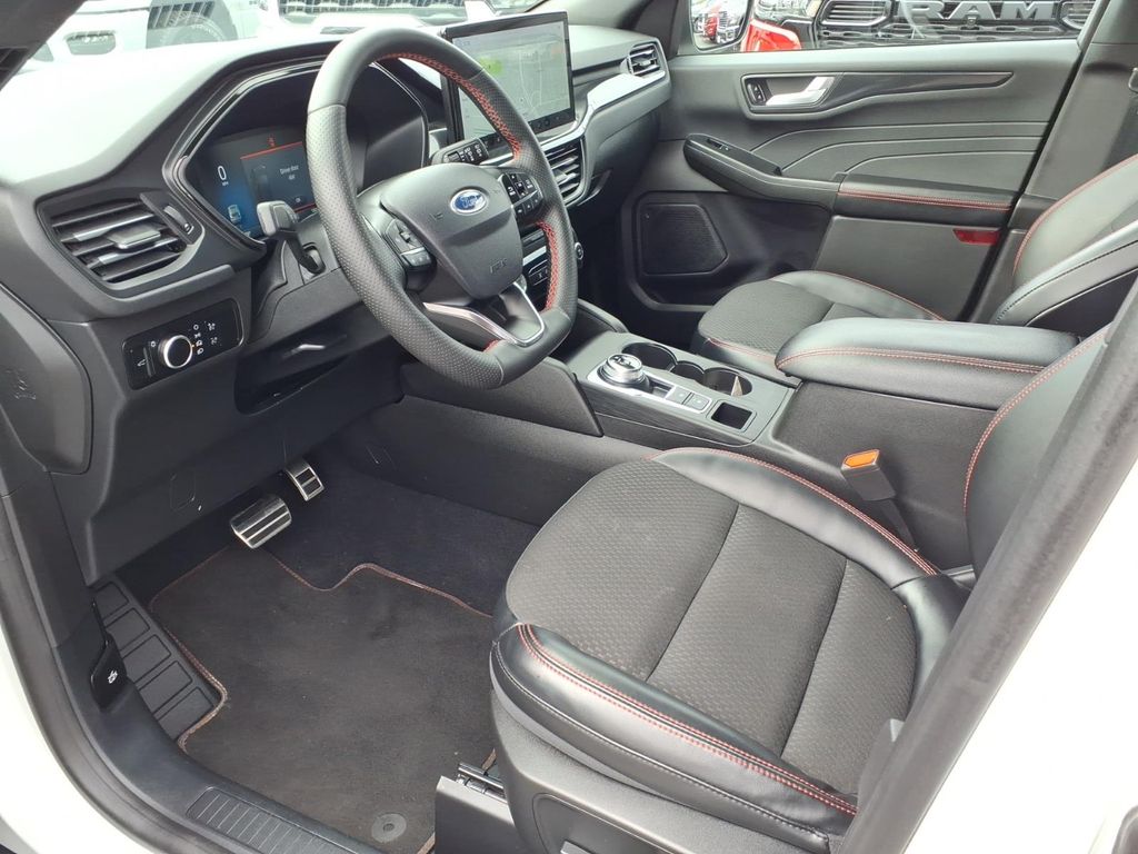 2023 Ford Escape ST-Line - Photo 14