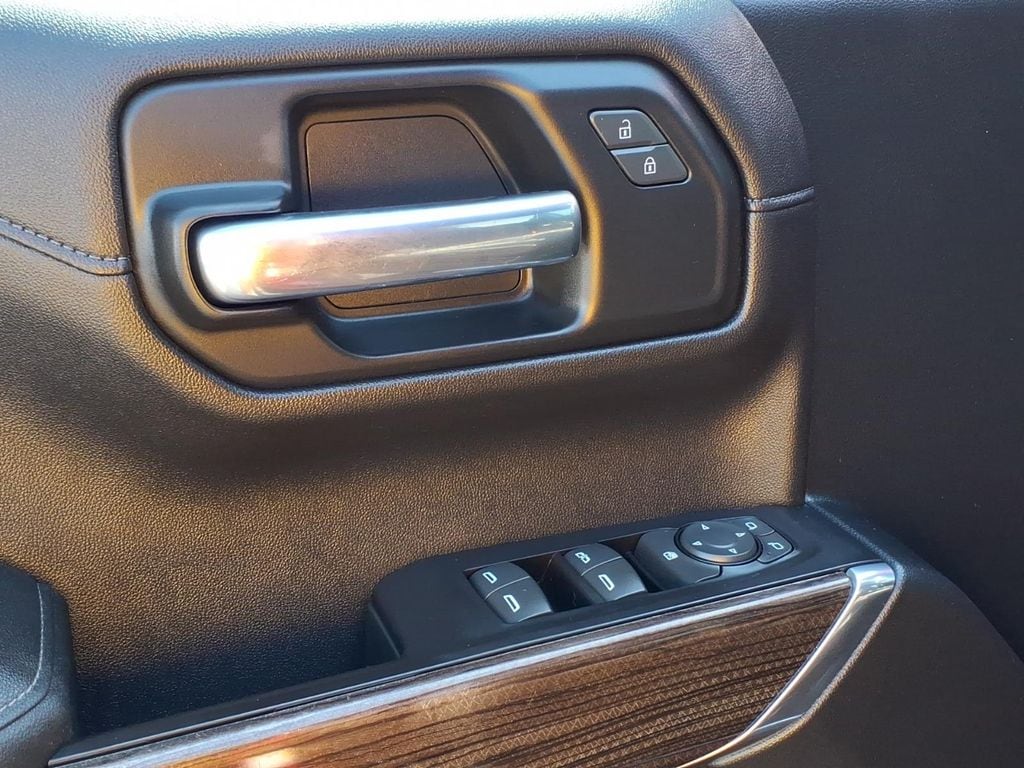 2020 Chevrolet Silverado 1500 LT - Photo 4