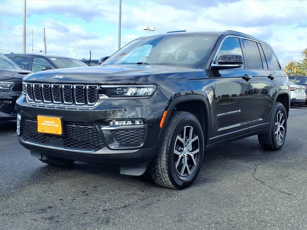 Used 2024 Jeep Grand Cherokee LIMITED SUV