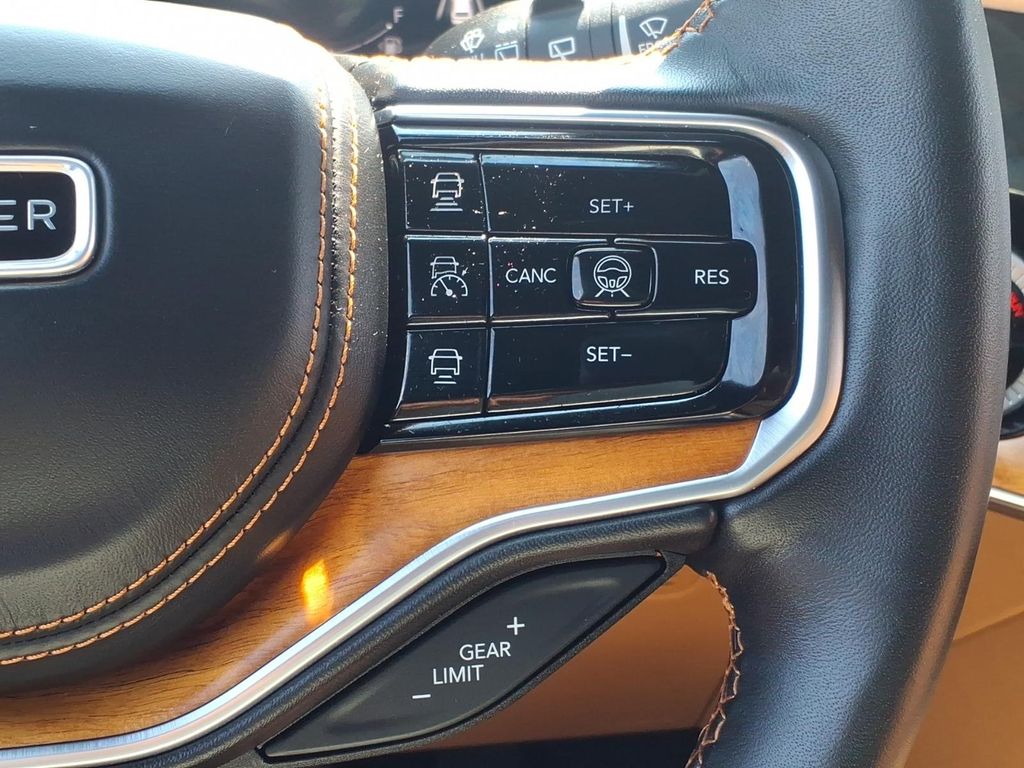 2022 Jeep Grand Wagoneer Series III - Photo 10