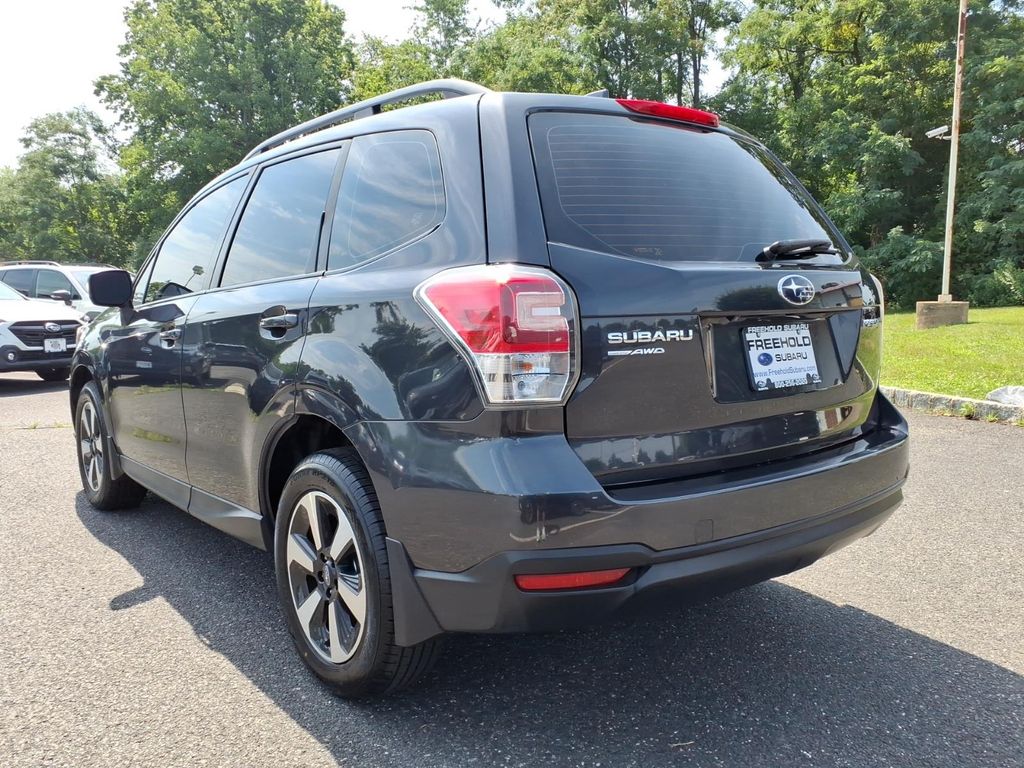 2018 Subaru Forester Base - Photo 18