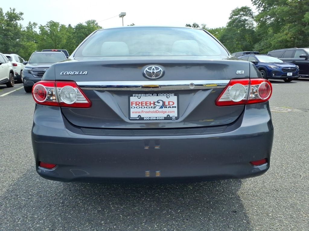 2013 Toyota Corolla LE - Photo 18
