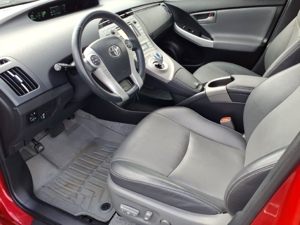 2014 Toyota Prius Four - Photo 11