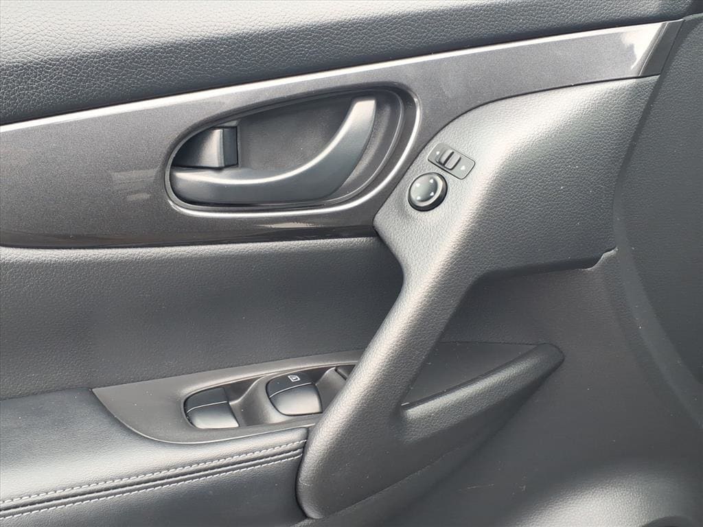 Used 2020 Nissan Rogue S SUV