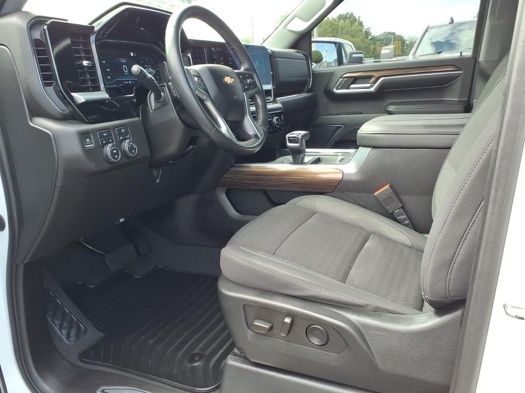 2023 Chevrolet Silverado 1500 LT - Photo 14