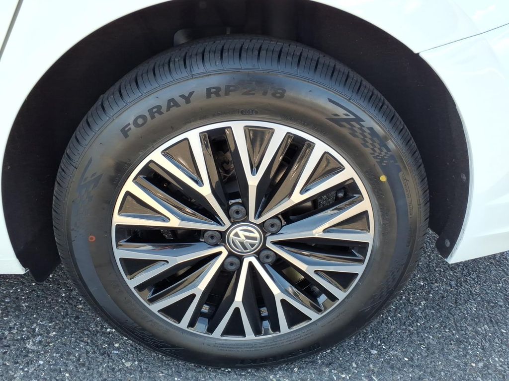 2019 Volkswagen Jetta SE - Photo 16