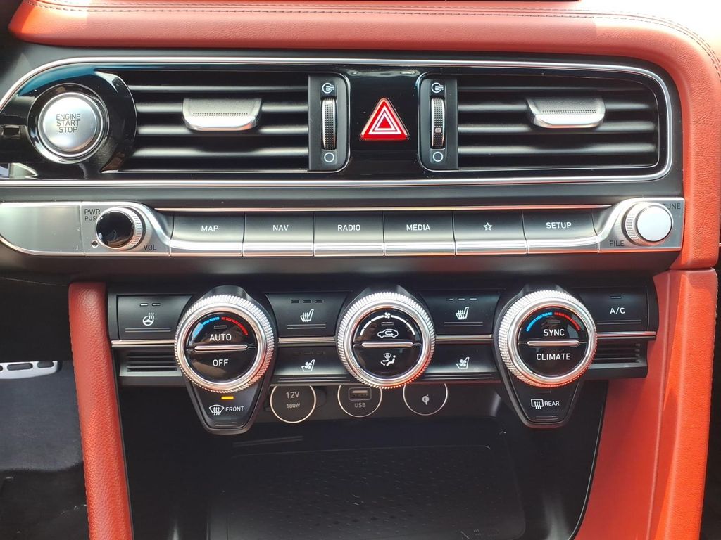 2023 GENESIS G70 Standard - Photo 8