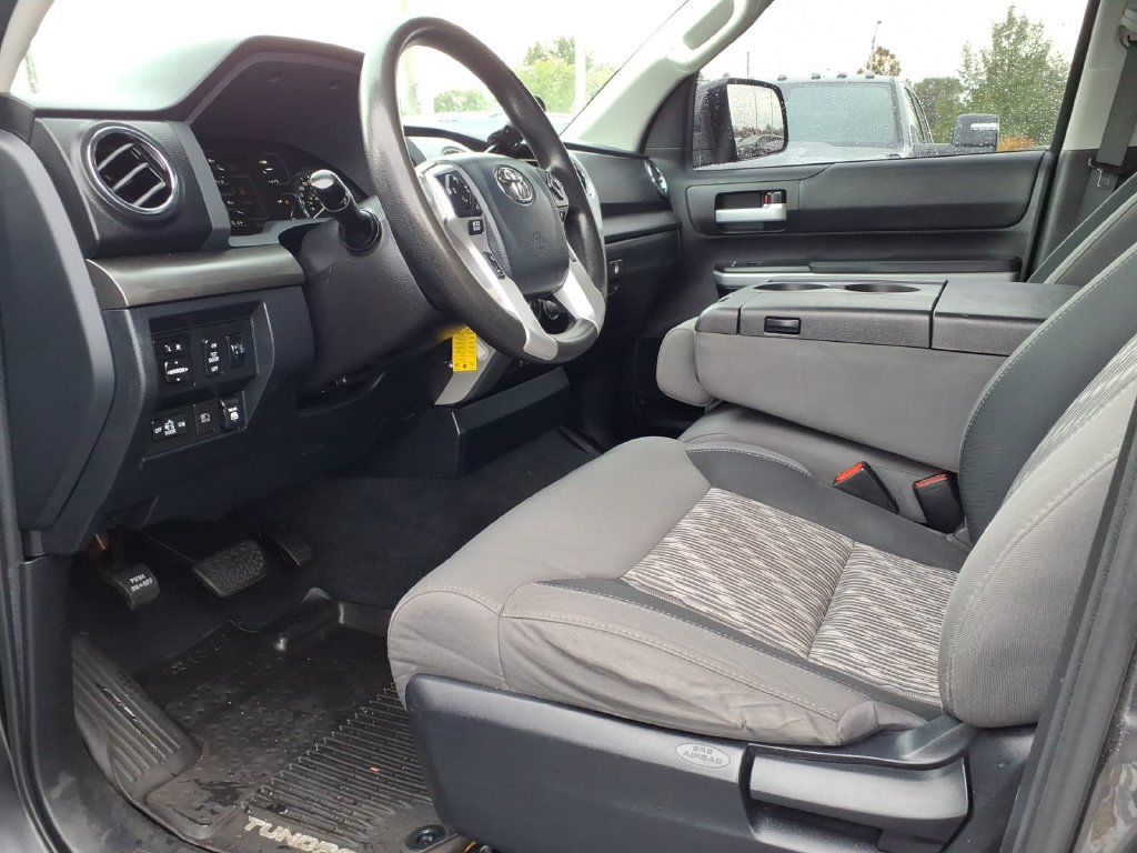 2020 Toyota Tundra SR5 - Photo 13