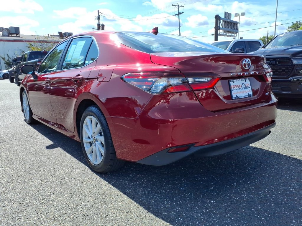 2022 Toyota Camry LE - Photo 19