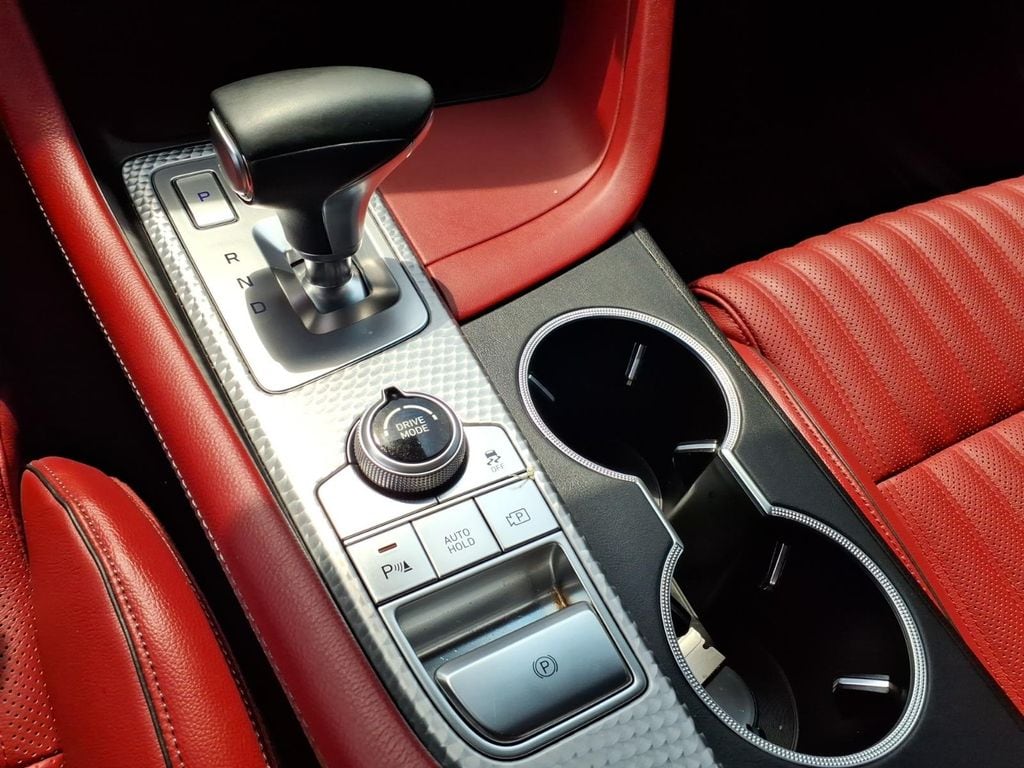 2023 GENESIS G70 Standard - Photo 9