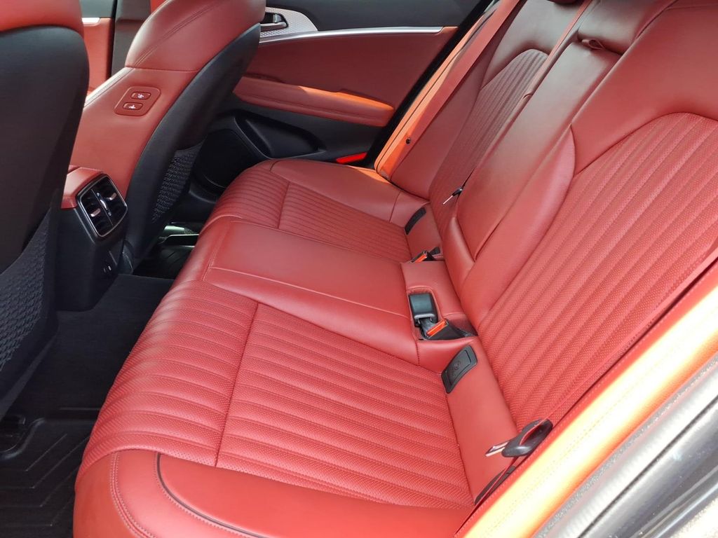 2023 GENESIS G70 Standard - Photo 16