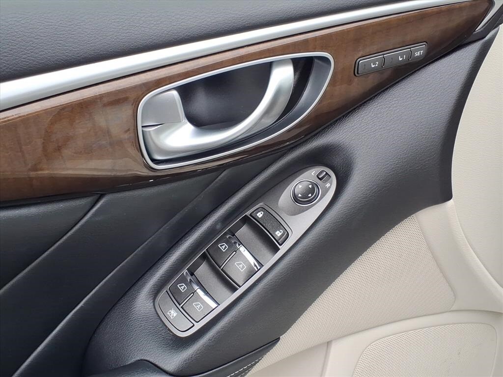 Used 2015 INFINITI Q50 PREMIUM DELUXE TOURING PACKAGE Sedan