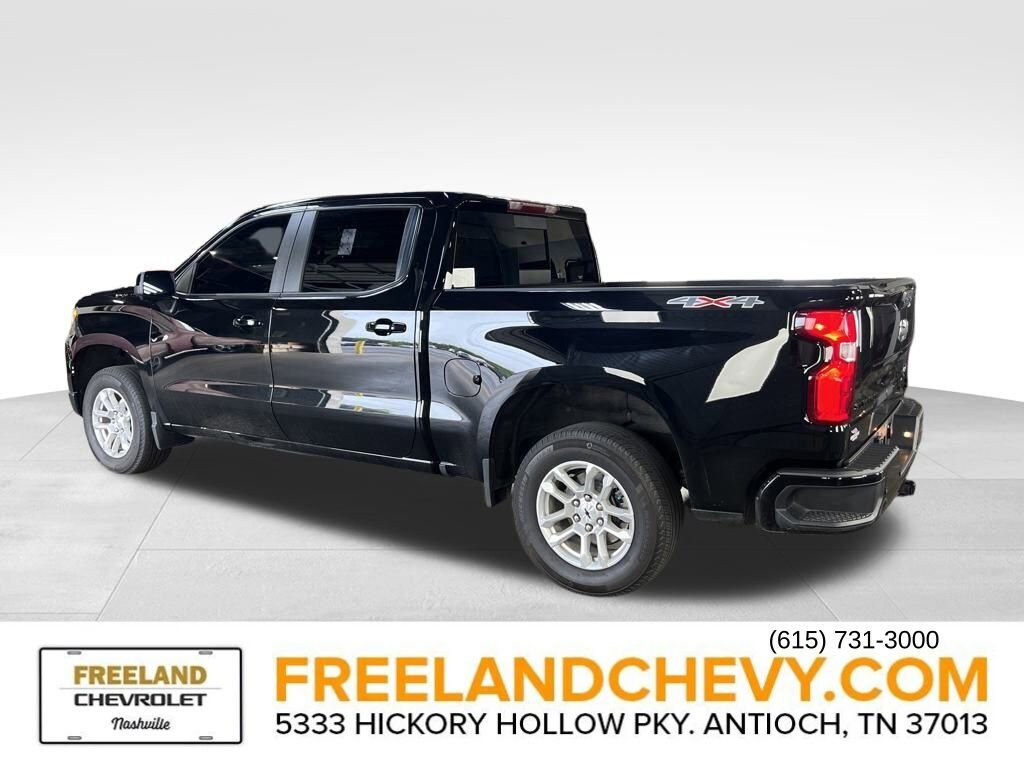 2024 Chevrolet Silverado 1500 RST photo 4