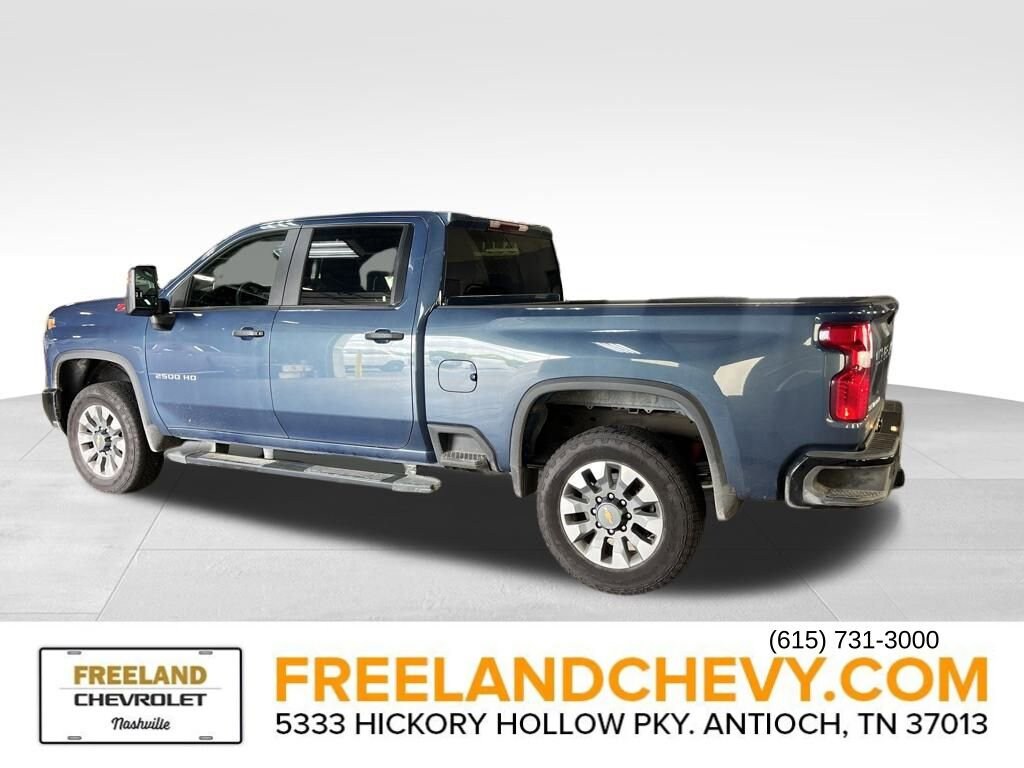 2025 Chevrolet Silverado 2500HD Custom photo 4