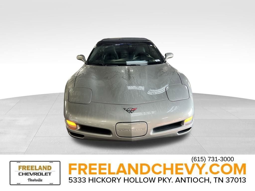 2001 Chevrolet Corvette photo 2