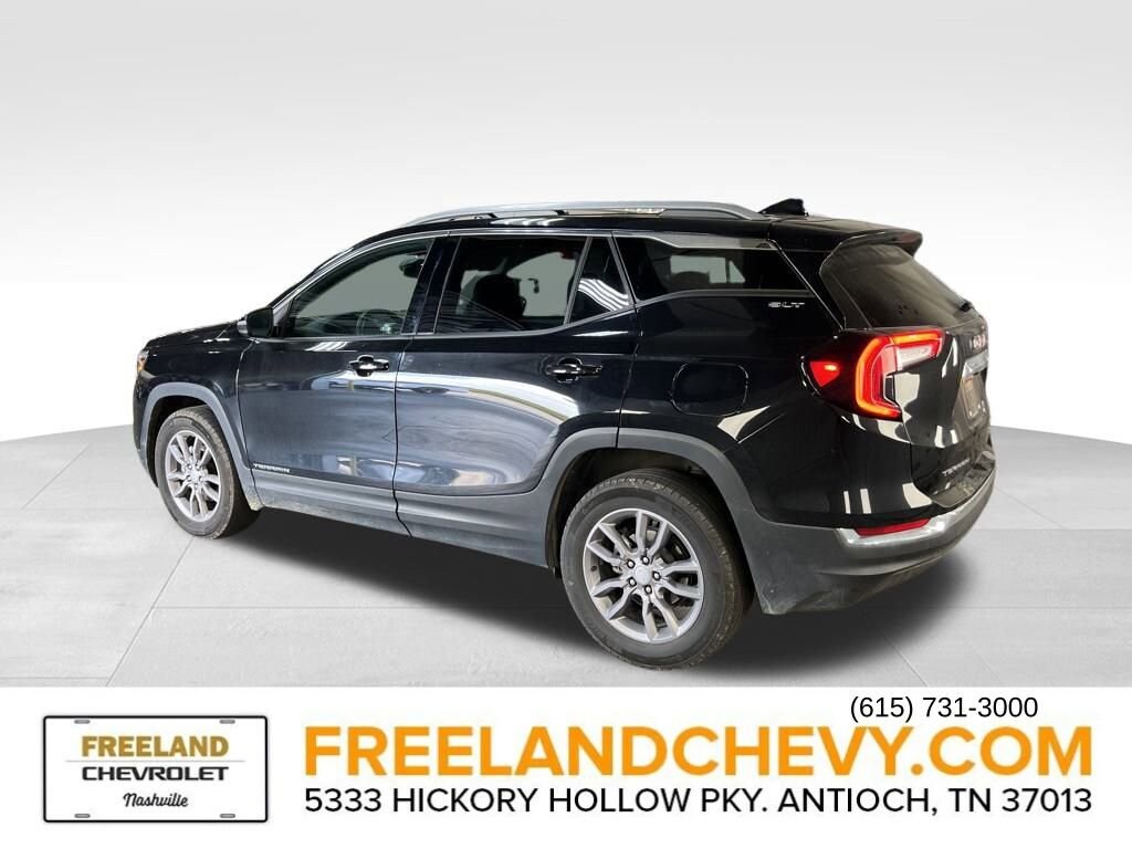 2024 Gmc Terrain SLT photo 2