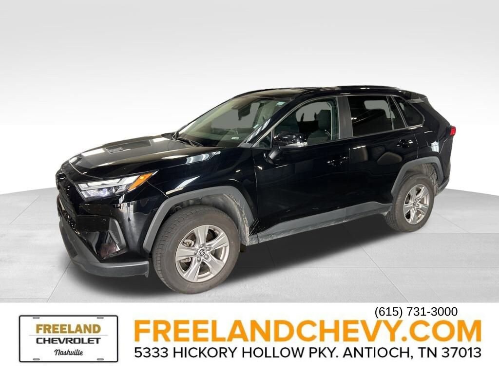 2023 Toyota RAV4 XLE photo 2