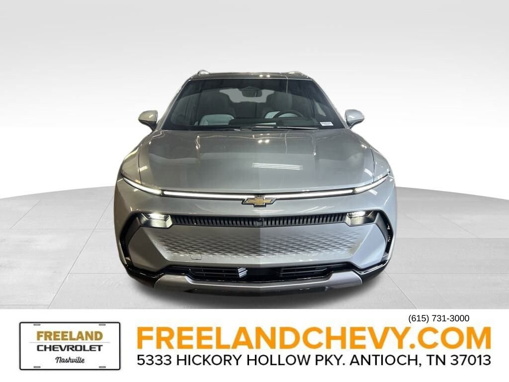 2025 Chevrolet Equinox EV 1LT photo 2