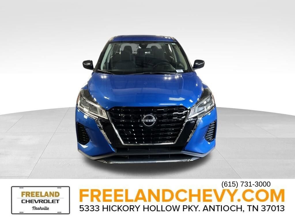 2023 Nissan Kicks S photo 2
