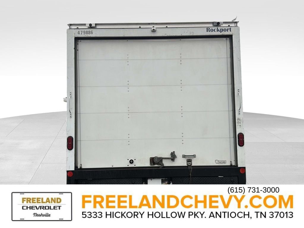 2022 Chevrolet Express 3500 Cutaway Van photo 4