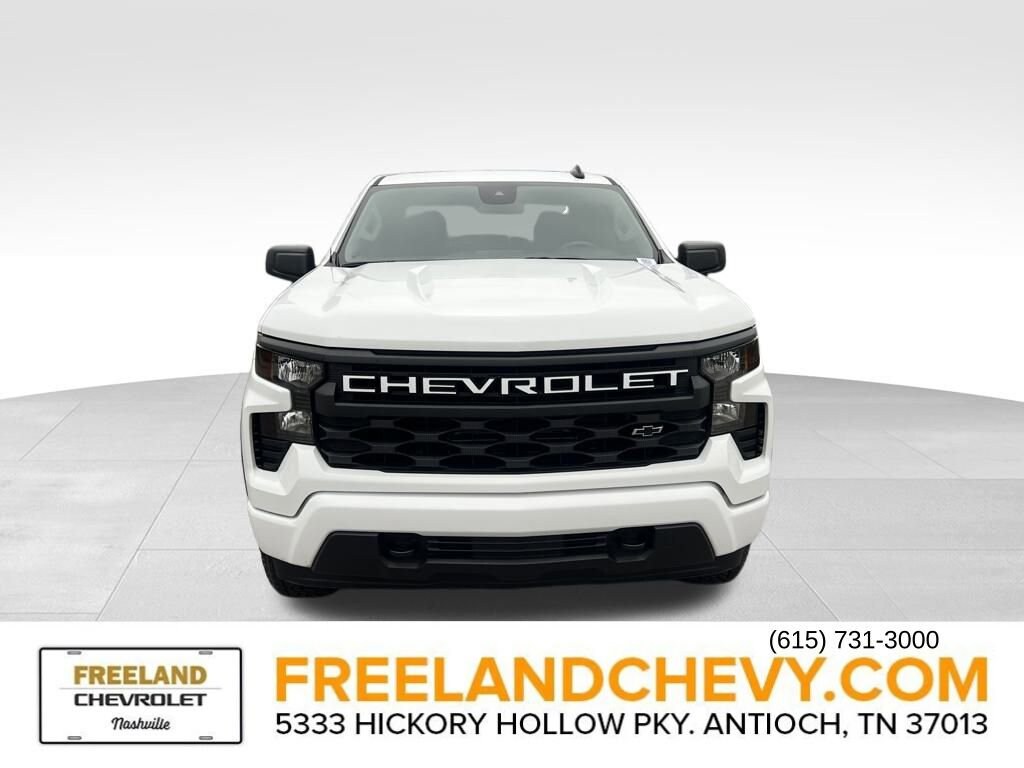 2025 Chevrolet Silverado 1500 Custom photo 2