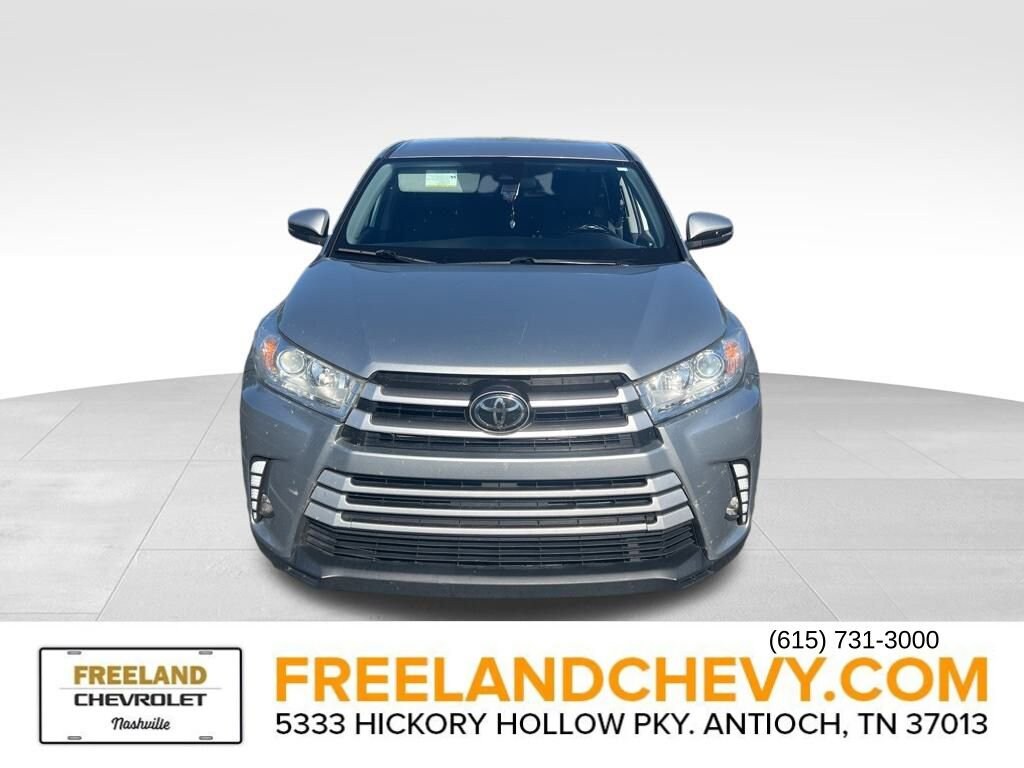2019 Toyota Highlander LE photo 2