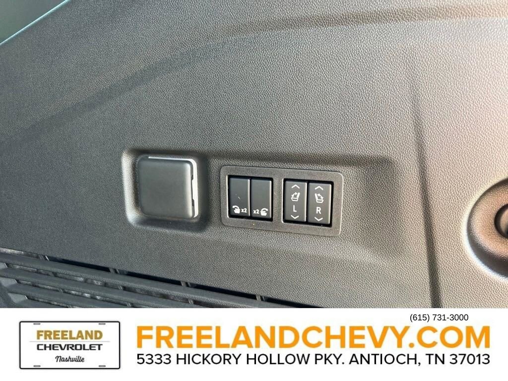 2026 Chevrolet Suburban High Country - Photo 8