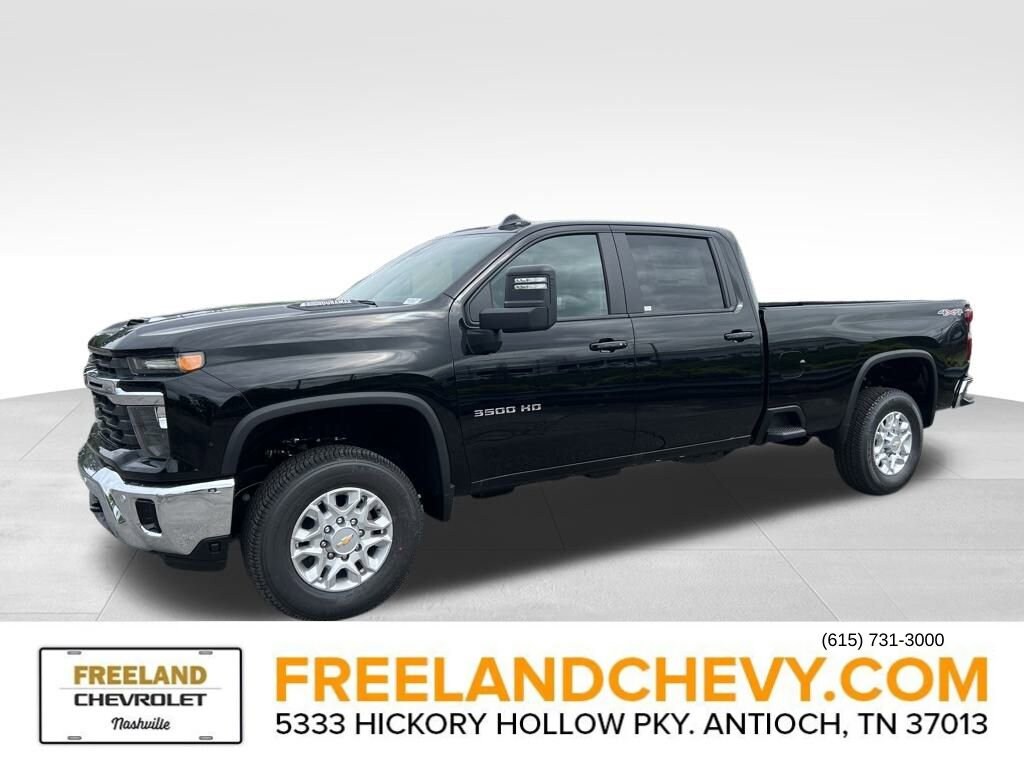 2025 Chevrolet Silverado 3500HD LT photo 3