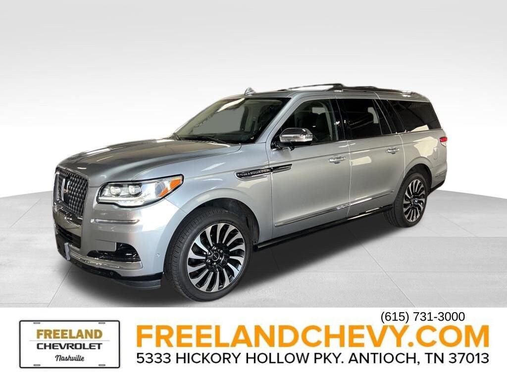 2022 Lincoln Navigator Black Label photo 3