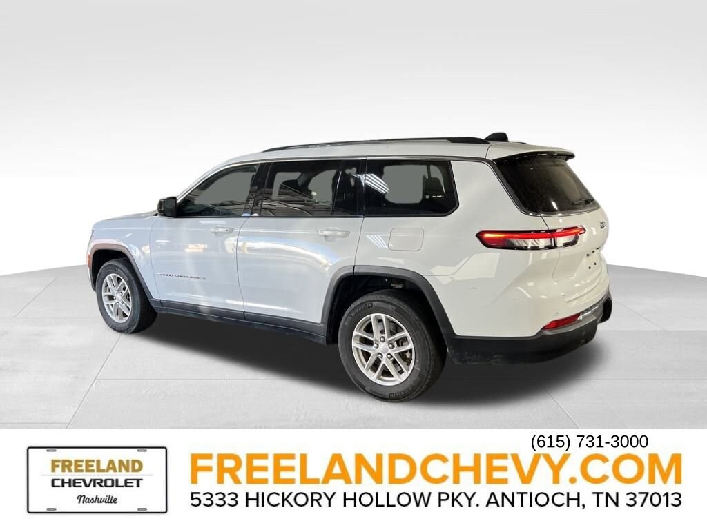 2023 Jeep Grand Cherokee Laredo photo 2