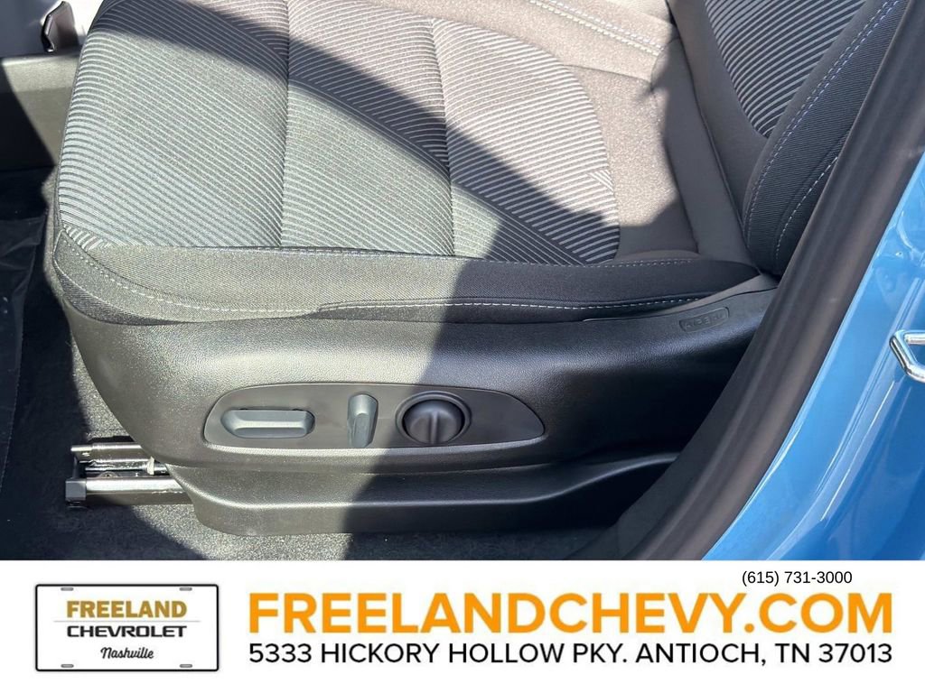 2027 Chevrolet Bolt LT - Photo 19