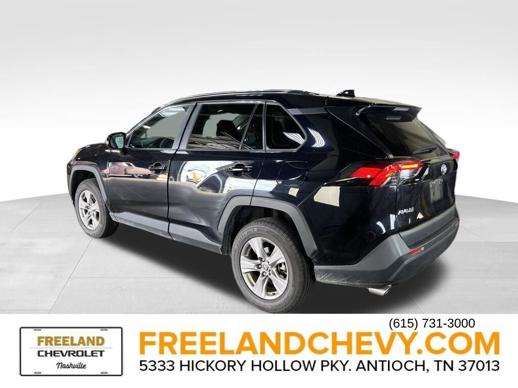 2023 Toyota RAV4 XLE photo 3