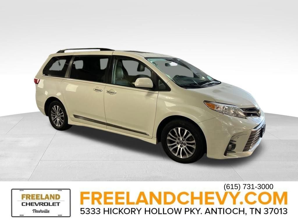 2019 Toyota Sienna XLE