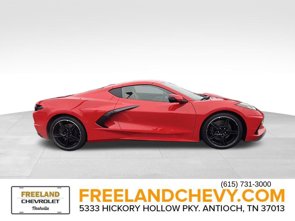 2021 Chevrolet Corvette Stingray 2LT photo 2
