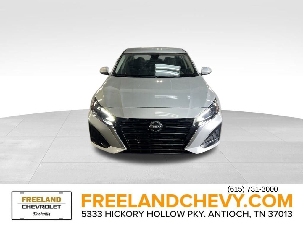 2023 Nissan Altima 2.5 SV photo 2