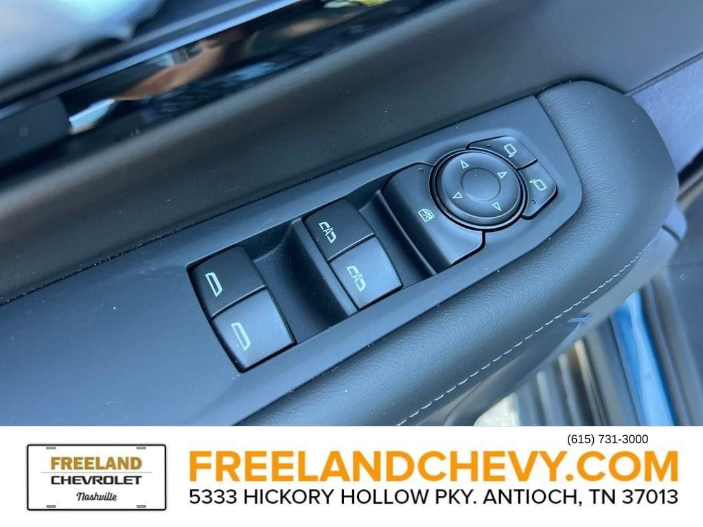 2025 Chevrolet Suburban LS - Photo 17