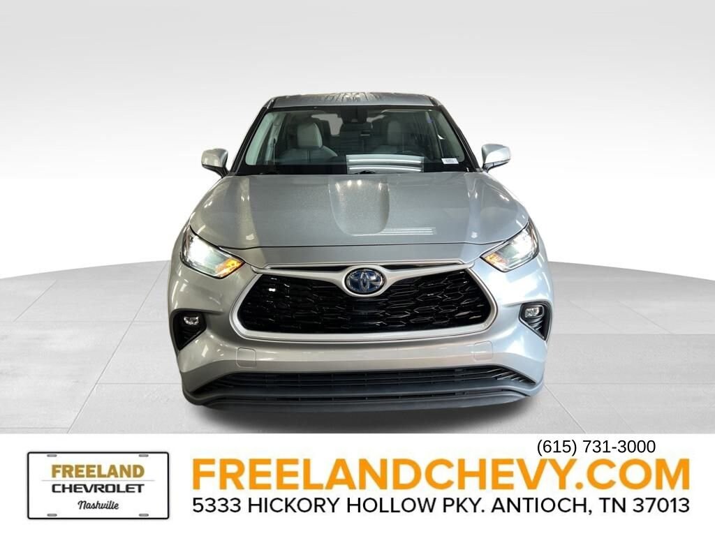 2023 Toyota Highlander Hybrid LE photo 2