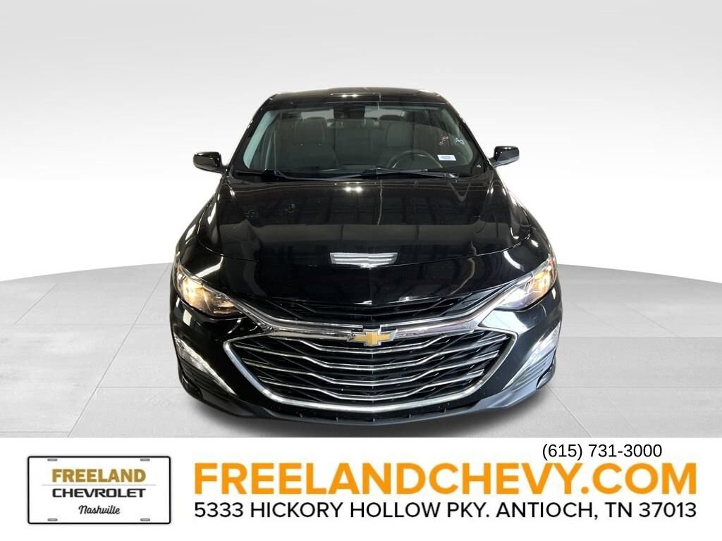 2023 Chevrolet Malibu 1LT photo 2