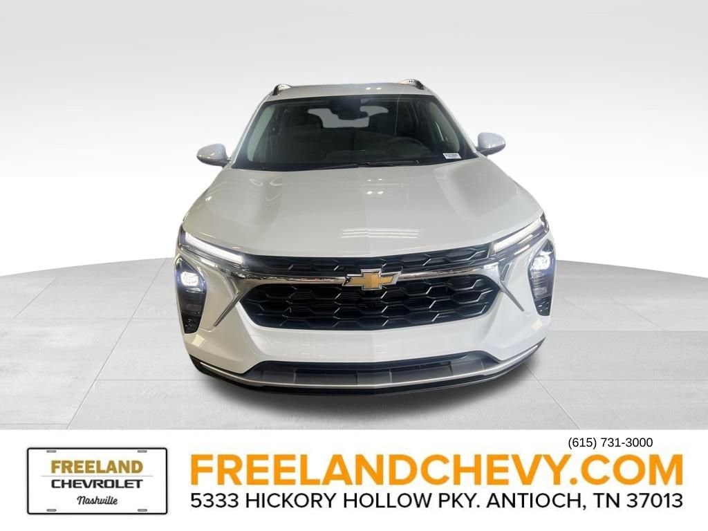 New 2025 Chevrolet Trax LT SUV