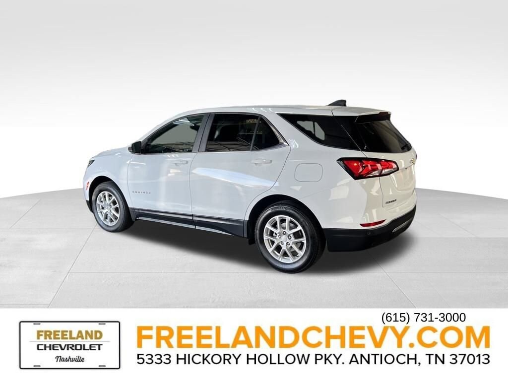 2024 Chevrolet Equinox LT photo 3