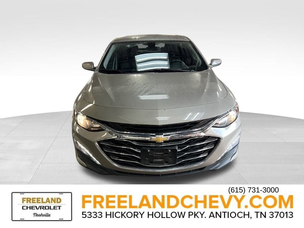 2022 Chevrolet Malibu 1LT photo 2